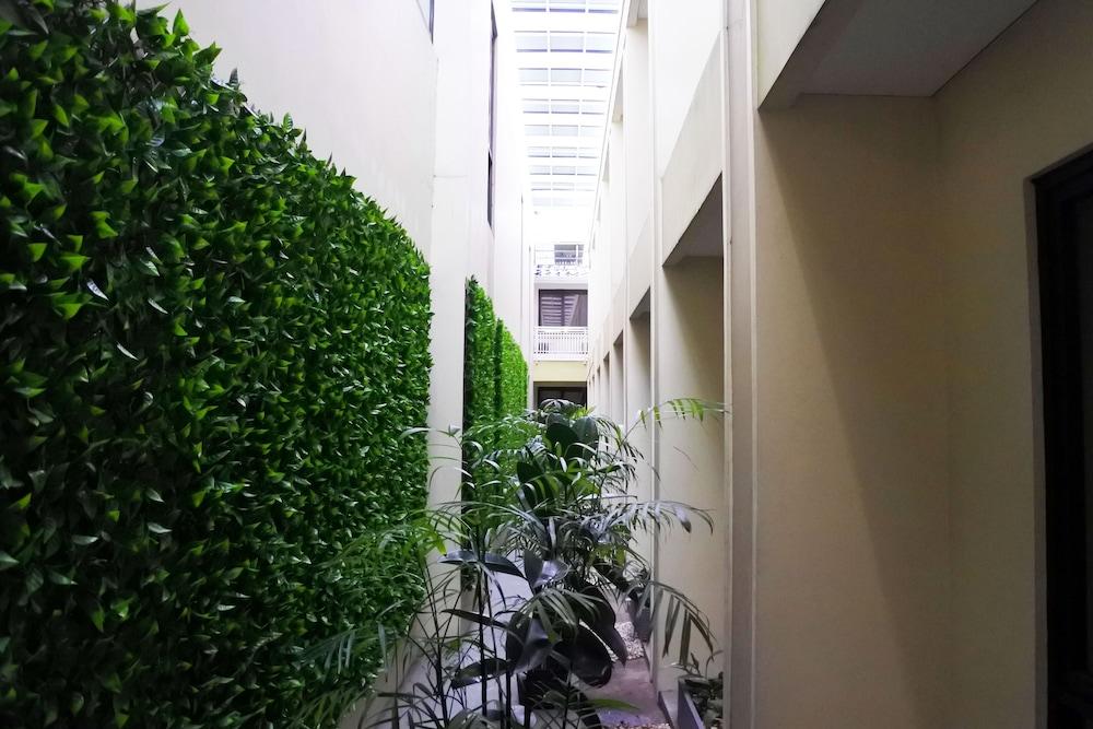 Sofyan Hotel Soepomo Jakarta Eksteriør billede